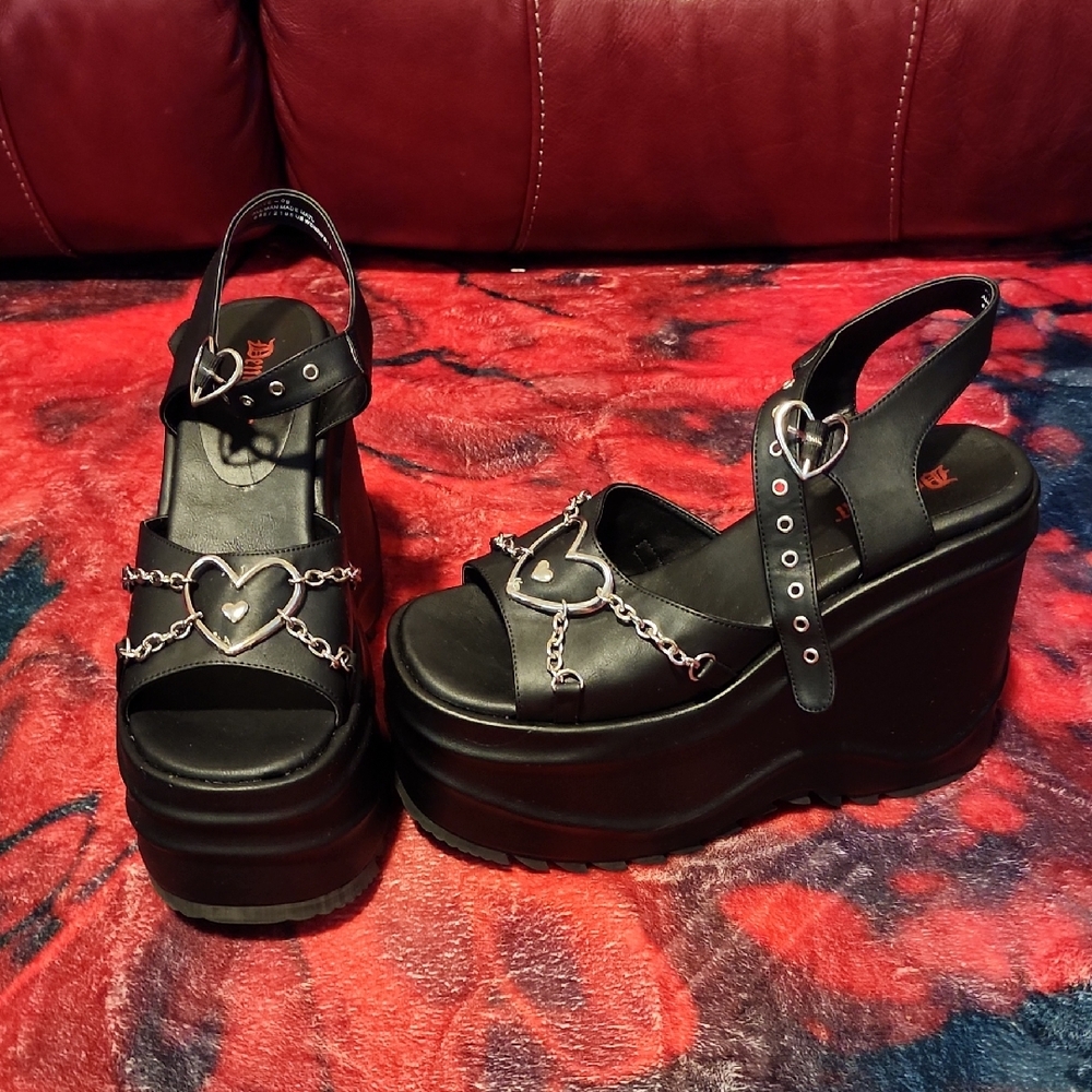 Demonia Wave 9 Platform Sandals